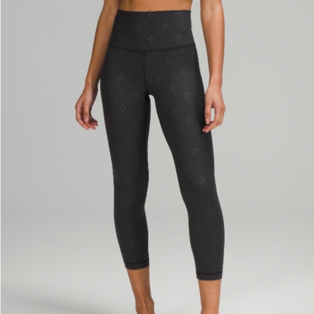 GUC Lululemon Align Yoga Embossed Logo 23’ leggings size 4